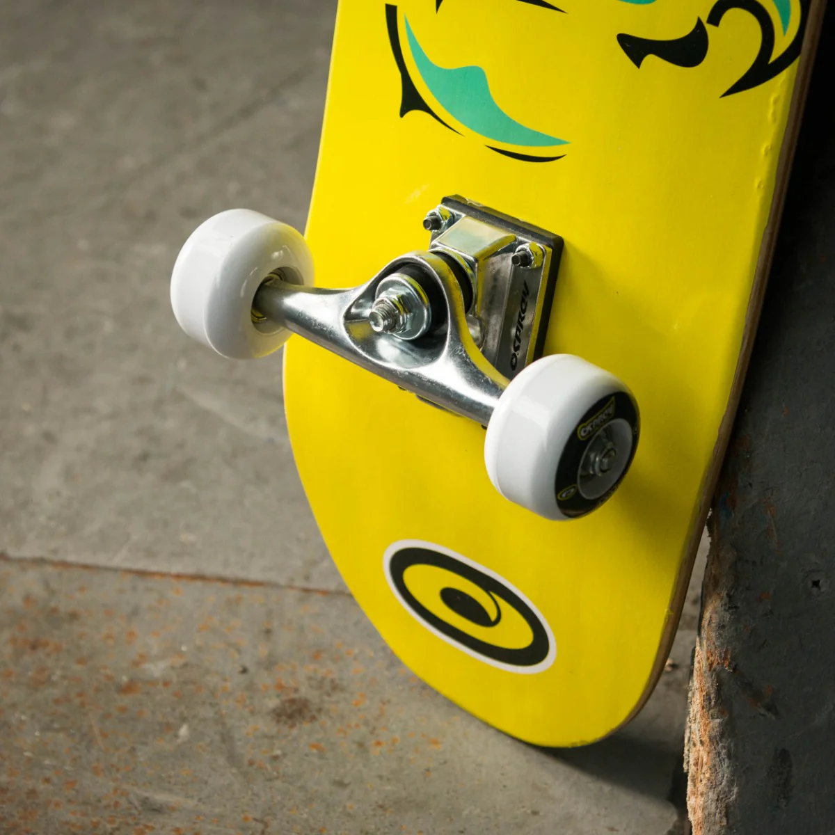 8" x 31" Complete Double Kick Skateboard - Ape - Image 3